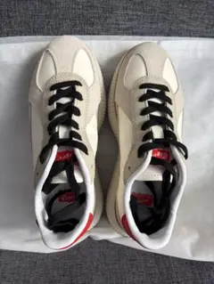 オニツカタイガーOnitsukaTiger DELECITYスニーカー