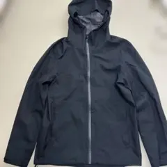 美品⭐︎UNIQLO ブロックテックパーカー　黒　Ｍサイズ