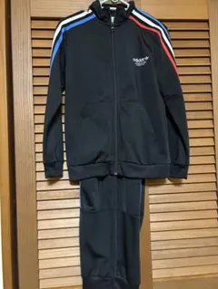 adidas ジャージ上下セット 黒 ストライプ　ジュニア150