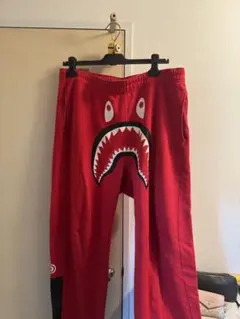 apeのシャークプリントパンツ