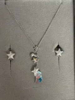 スワロフスキー　星と月モチーフ ネックレスとイヤリングセット