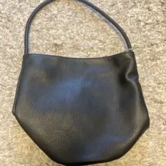 新品 ブラック ワンハンドルショルダーバッグ シンプルのサムネイル