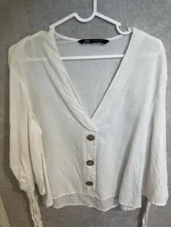 ZARA ホワイト Vネック シャツ