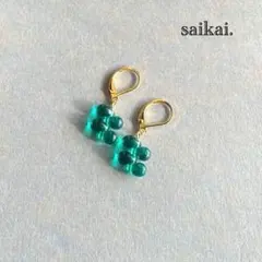 [1016-008]チェコガラスドロップの4連ピアス グリーン ハンドメイド