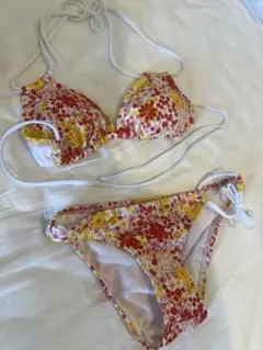 花柄セパレート水着（赤・黄色）