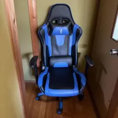 青と黒のゲーミングチェア