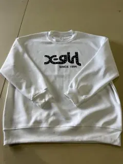 ホワイトのレーナー