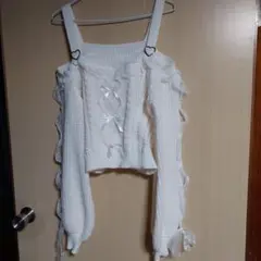 ホワイトノースリーブニット