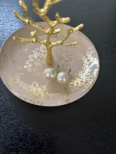 ホワイトパールイヤリング