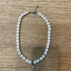 パールとクリスタル風ビーズのネックレス