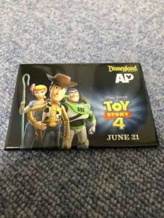 トイストーリー4缶バッチ