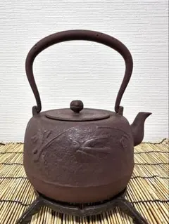 001、南部鉄器 鉄瓶 菊 守巨 - メルカリ