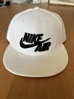 美品‼️Nike Air キャップ 白フリーサイズのサムネイル