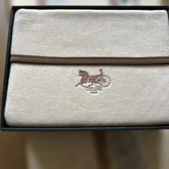 未使用品　三越百貨店購入品　セリーヌ　パフタッチ　アクリル毛布　匿名配送 2026年最新】セリーヌアクリル毛布の人気アイテム - メルカリ