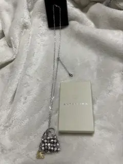 ANTEPRIMA ワイヤーバッグをモチーフにしたロングネックレス（ペンダント）