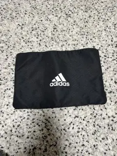adidas ブラックポーチ