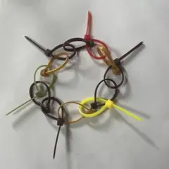 結束バンドブレスレット。TK