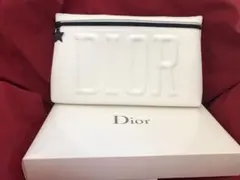 Dior （ノベルティ）ホワイト ポーチ星型チャーム付き