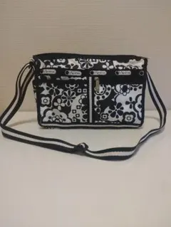 LeSportsac フラワーパターン ショルダーバッグ