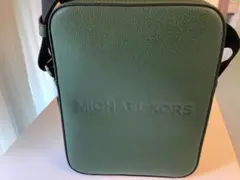 新品　MICHAEL KORS レポーターバッグ グリーン　ユニセックスのサムネイル