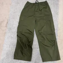 オリーブグリーン カーゴパンツ ワイドシルエット