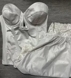 ブライダルインナー　bridal bloomビスチェ　フレアパンツ