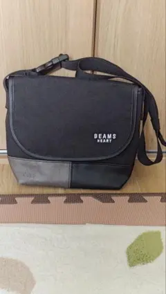 BEAMS HEART ボディバッグ（サコッシュ） ブラック