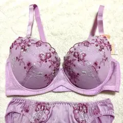 花柄　ブラジャーショーツセット　ブラセット　E70 M アモスタイル　トリンプ
