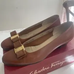 Salvatore Ferragamo ヴァラリボンパンプス/7B