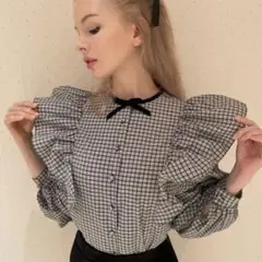 épine／velours ribbon frill blouse