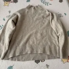 ユニクロ　スフレヤーンセーター