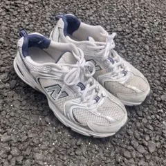 ニューバランス 530のサムネイル