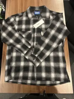 カジュアルシャツ