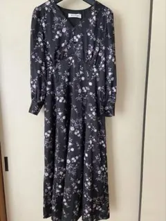 MISCH MASCH 花柄ワンピース ブラック Mサイズのサムネイル