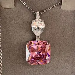 スクエアピンク人工育成ダイヤ ペンダントネックレス 18Kゴールドメッキ