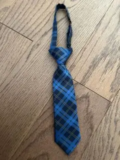 子どもスーツ　簡単ネクタイ　青　水色