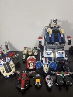 焼き肉牛角カード デカレンジャー 15 ロボット犬 フィギュア - メルカリ
