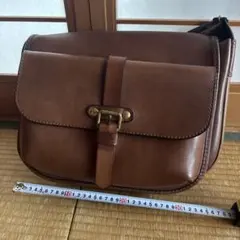 HERZ 革バッグ ブラウンレザー ショルダーバッグ フラップ式