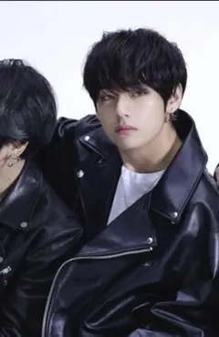 片耳　BTS テテ着用　ブラックフープ ピアス