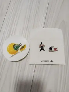 LACOSTE ピンバッジ2つセット　ステッカー付き