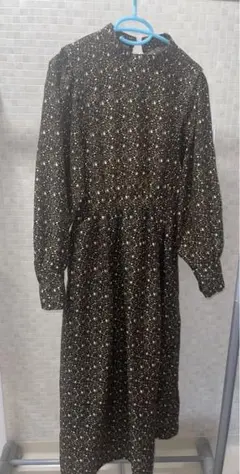 ELENCARE DUE  フラワー肩タックワンピース