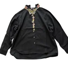 麗偉 様新品is scolarバタフライ蝶刺繍ブラウスブラック黒のサムネイル
