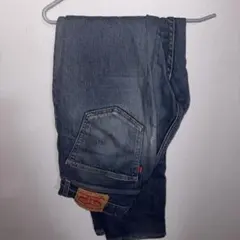 LEVI’S赤のサムネイル