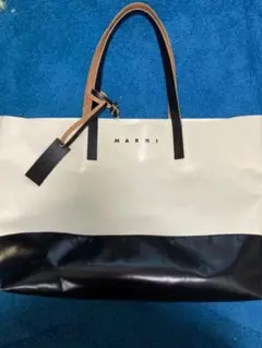 人気】MARNI マルニ トートバッグ バイカラー PVC A4 白 黒 - メルカリ