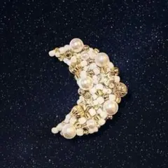 【ハンドメイド】パールとゴールドビーズの三日月ブローチ ビーズ刺繍