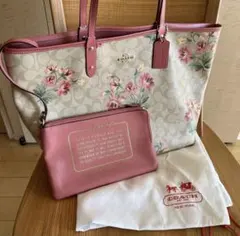 【美品】コーチ花柄バッグ　リバーシブルのサムネイル