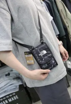 【美品・韓国限定】ノースフェイス ML CROSS BAG MINI 国内未発売