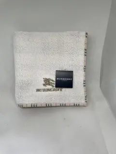 ☆BURBERRY タオルハンカチ ホワイト 裏面チェック柄
