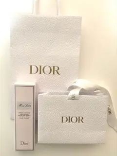 値下げ中‼️★新品未使用★Dior ハンドクリーム ラッピング付き 50ml