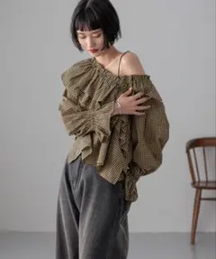 ローリーズファーム　アシメフリルギャザーブラウス
